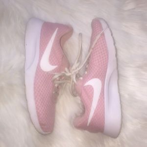 PINK NIKE SNEAKERS